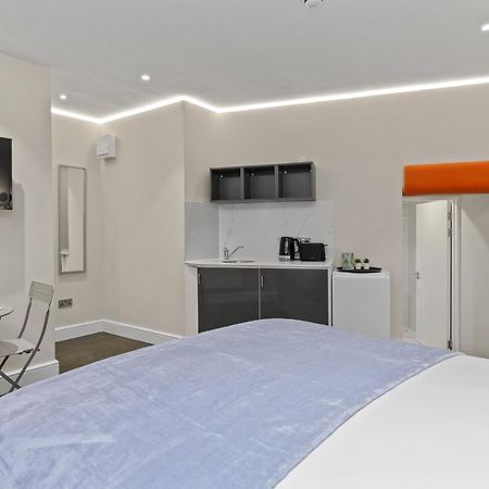 Modern Studio Flat Londen Buitenkant foto