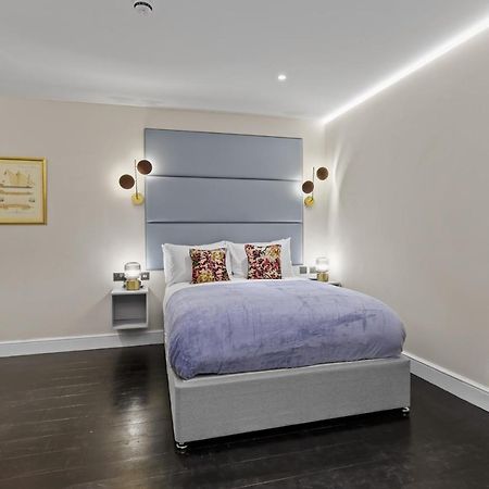 Modern Studio Flat Londen Buitenkant foto
