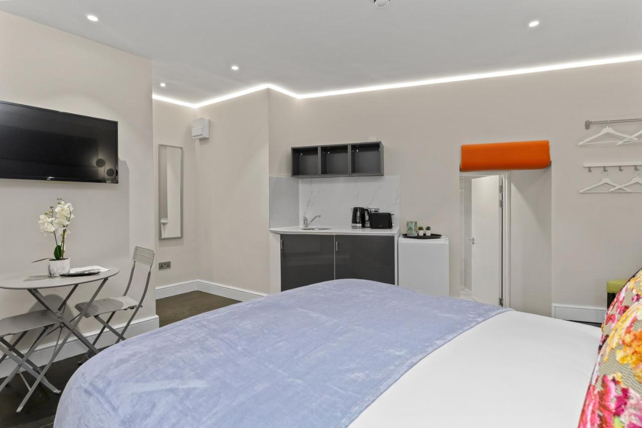 Modern Studio Flat Londen Buitenkant foto