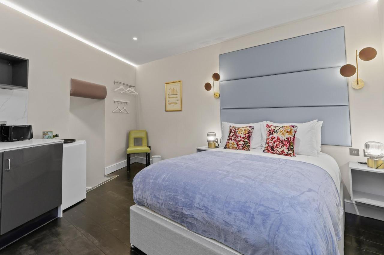 Modern Studio Flat Londen Buitenkant foto