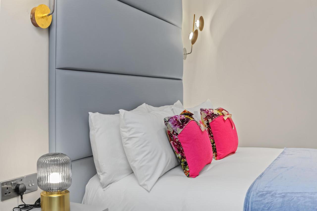 Modern Studio Flat Londen Buitenkant foto