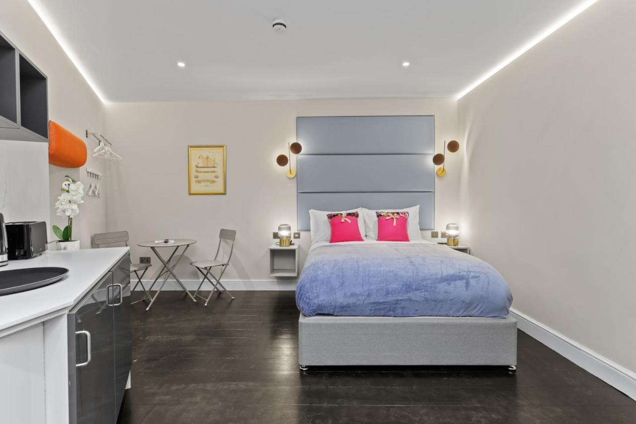 Modern Studio Flat Londen Buitenkant foto